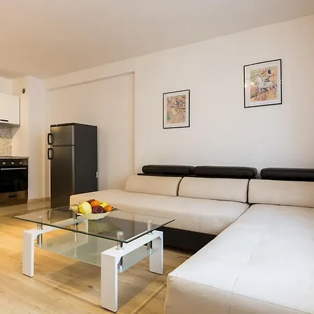 Ibar & Garage Apartamento Plovdiv