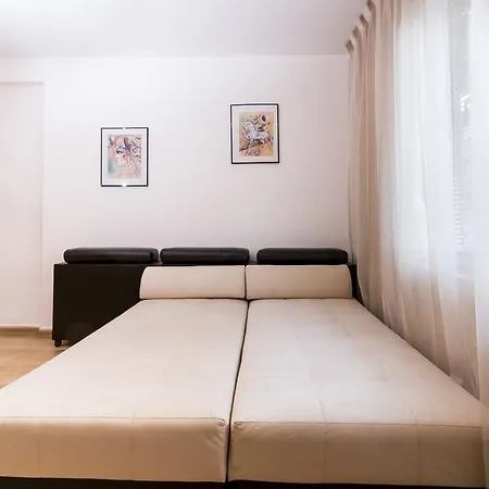 Apartment Centrale & Private Garage In The Heart Of Plovdiv